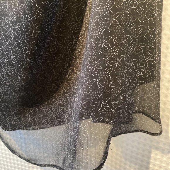 Black Sheer Skirt with Soft White Flower Design - EUC - Picture 7 of 11